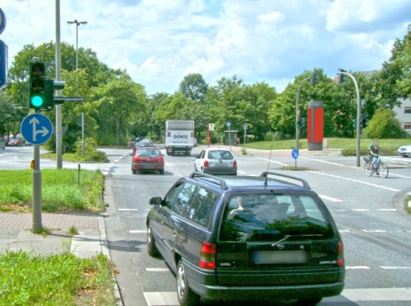 Poppenbütteler Weg/Ruscheweyhstr.