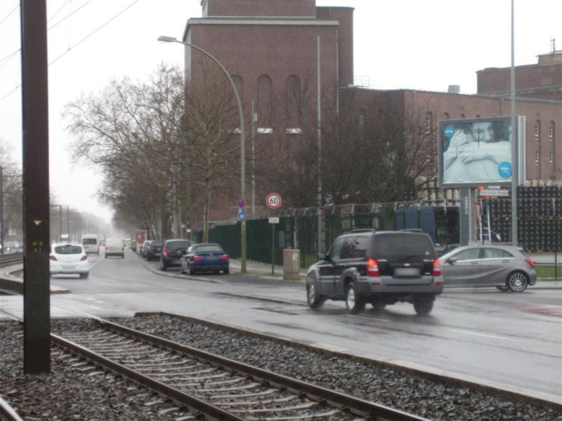 Indira-Gandhi-Str.  66-69/Fritz-Lesch-Str.