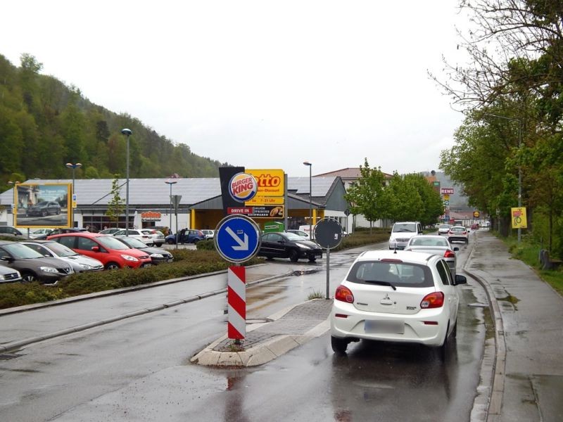 Neckarstr.  11/Netto Si. Str. quer li.