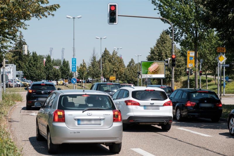 Heinrich-Wieland-Allee/Kreuzsteinallee