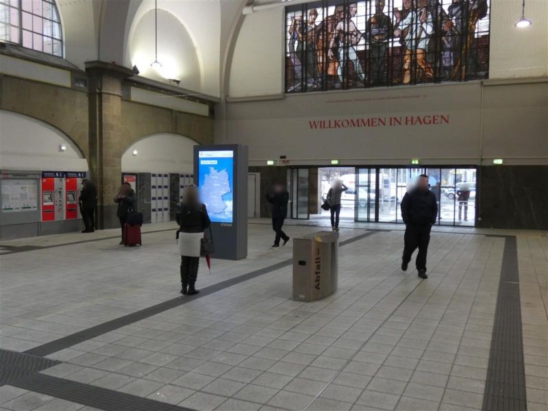 Hbf, Ri. Ausg. Berliner Platz hinter Info