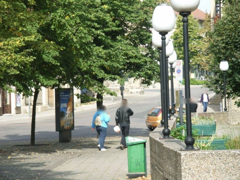 Markt Nh. Ölgrube si. Gebäude