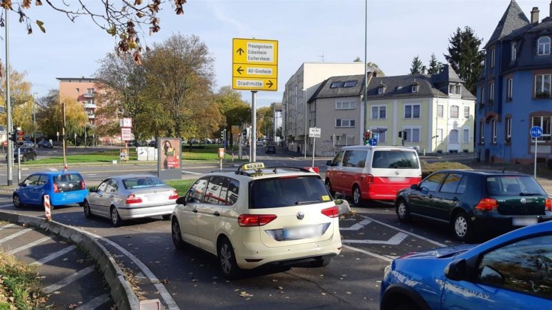 Hügelstr./Ginnheimer Hohl/Mittelinsel/Ri. Eckenhm.