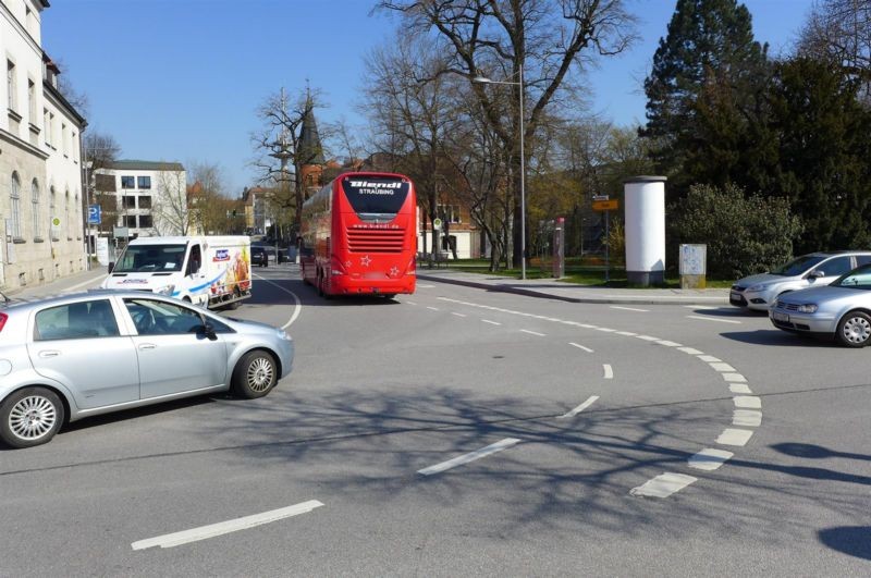 Bahnhofplatz geg. Postamt