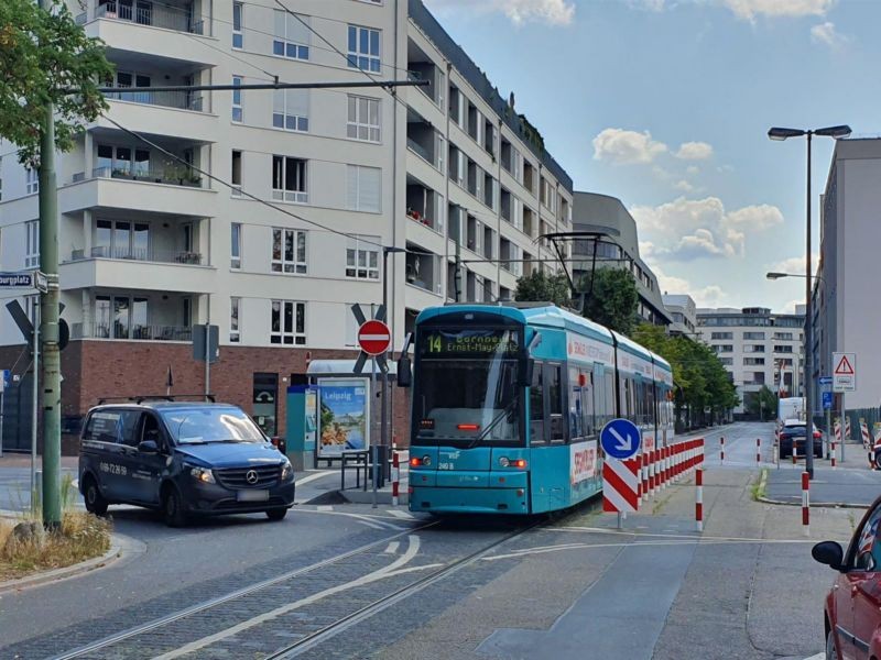 Gustavsburgplatz/Rebstöcker Str./aussen