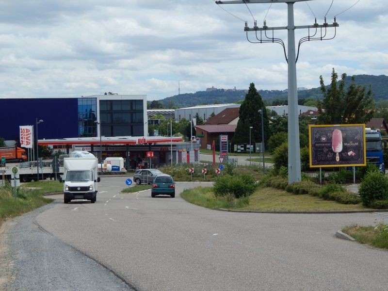 Salzweg   1 quer/Netto Einf. li./Si. Str.