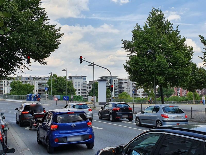 Deutschherrnufer/Walther-von-Cronberg-Platz