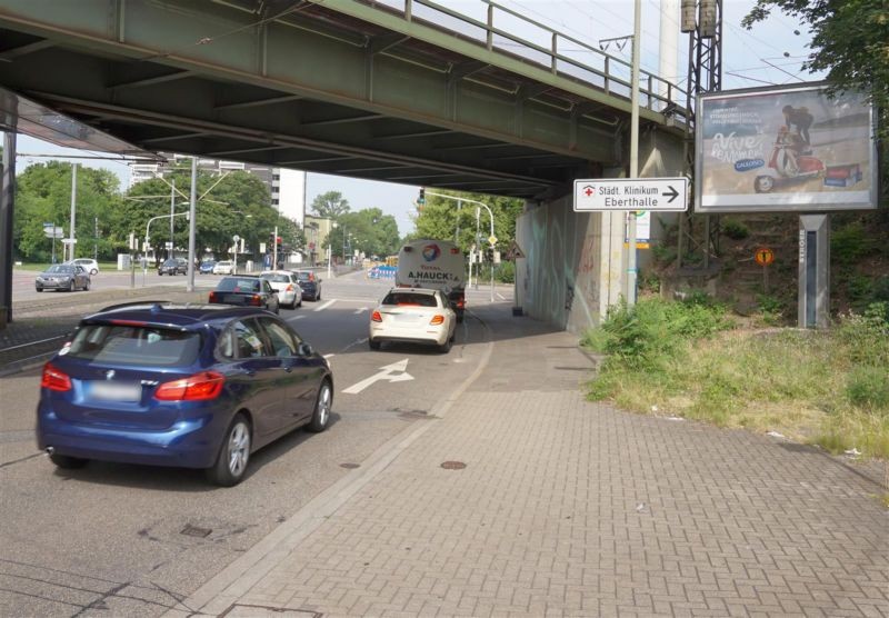 Lorientallee/DB-Brücke landw.