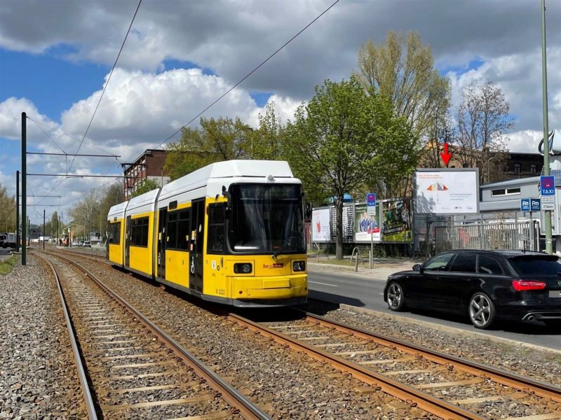 Köpenicker Chaussee  47-49 Nh.TRAM-Stop quer