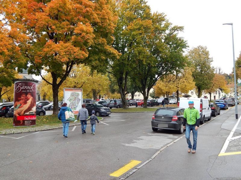 Karl-Theodor-Platz geg. Aufgang Edeka - HS