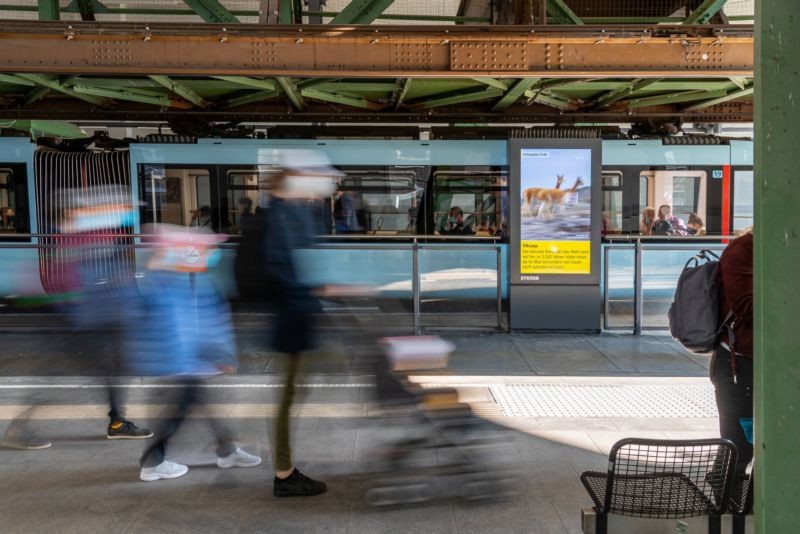 SBS Wuppertal Hbf, Bstg., Ri. Vohwinkel, Mitte