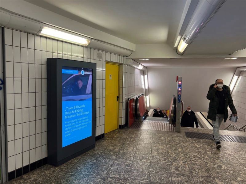 U-Bf Lohmühlenstr., Schalterhalle A, Sto. 3