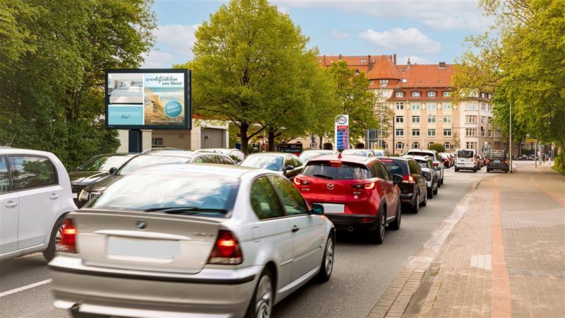 Hermann-Bahlsen-Allee/Walderseestr./We.li.