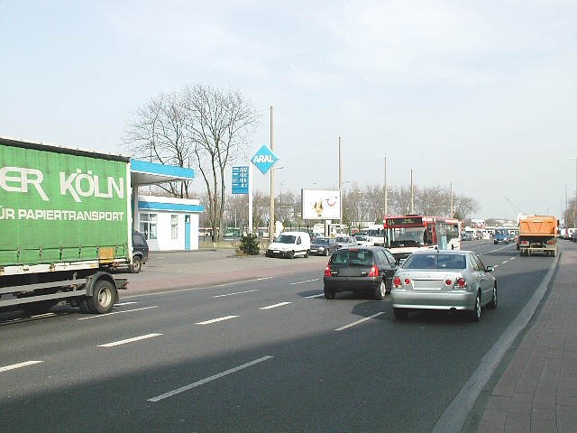 Friedrich-Karl-Str. vor Amsterdamer Str./Busdepot