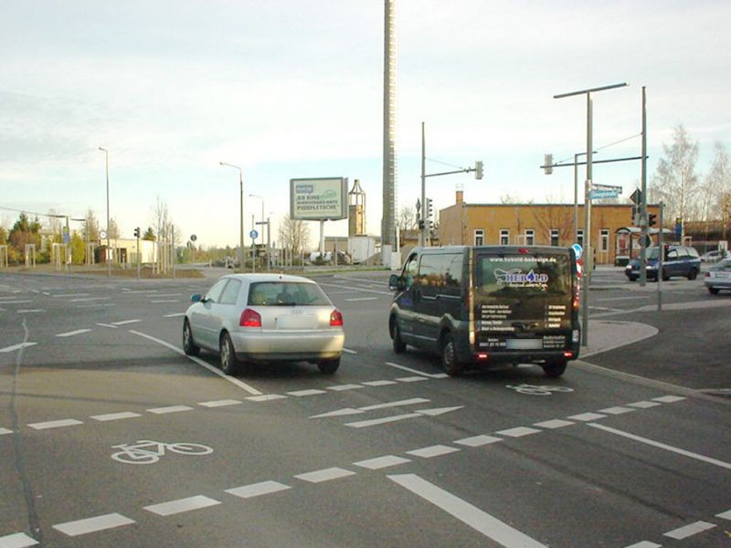 Max-Liebermann-Str./Louise-Otto-Peters-Allee/S.2