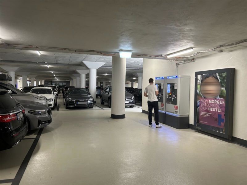 PH Rathaus, Ebene 1, re. neb. Kassenautomat