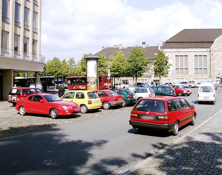 Am Bahnhof/Herbert-Hinnendahl-Str./S.1