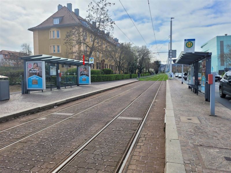 Luitpoldstr. Nh. Dreikronenstr./Straba/innen re.