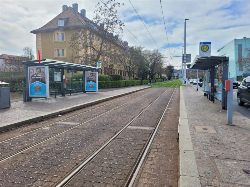 Luitpoldstr. Nh. Dreikronenstr./Straba/außen li.