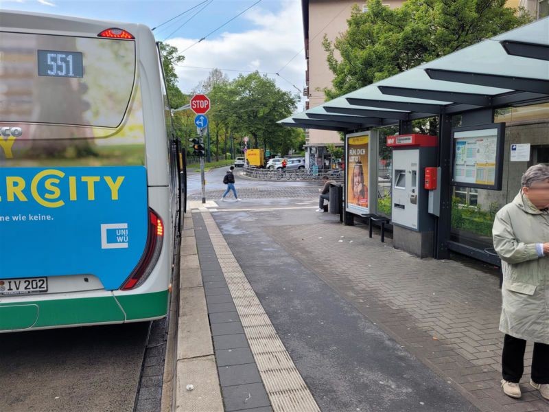 Sanderring   8/Sanderstr./WH links/innen li.