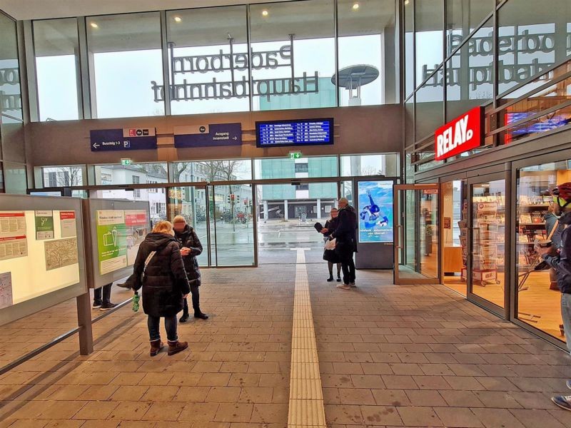 Hbf, Ausg. Empfangshalle rechts