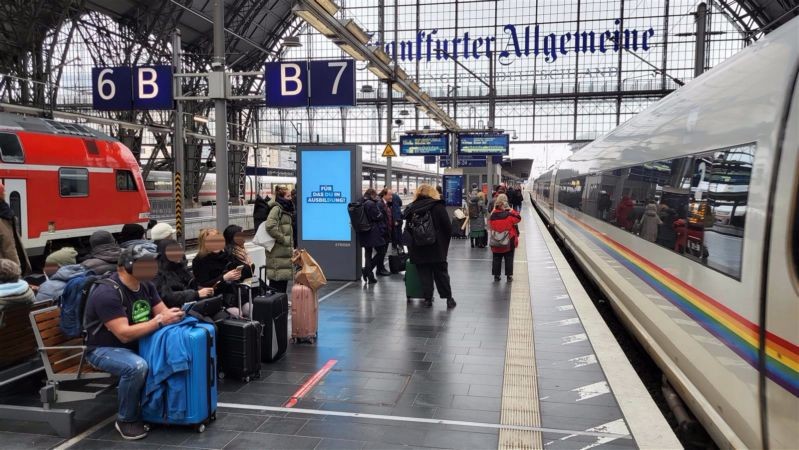 Frankfurt Hbf,Bstg.6/7,B,Feld12,WirkRi.Querbstg.