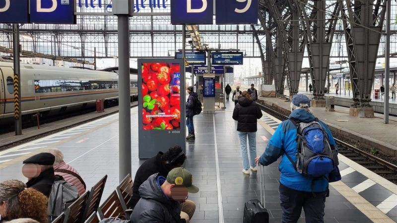 Frankfurt Hbf,Bstg.8/9,B,Feld12,WirkRi.Querbstg.