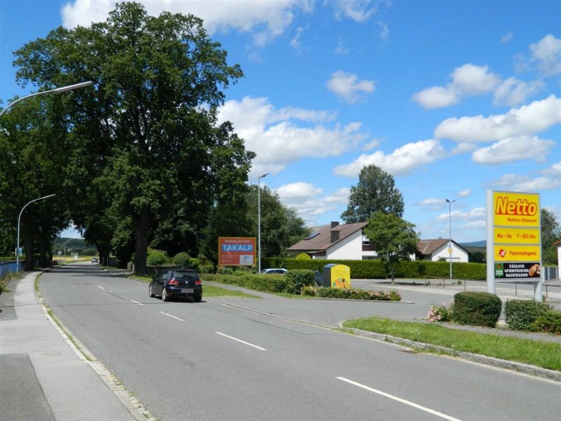 Moosbacher Str.  30 (Si.Str. quer re., Netto)
