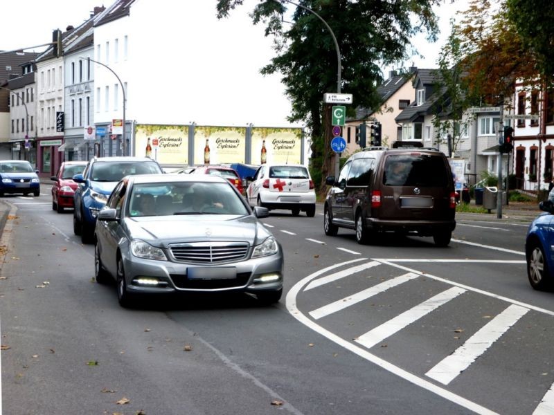 Bergisch-Gladbacher-Str.  564 re. quer MGF(091)