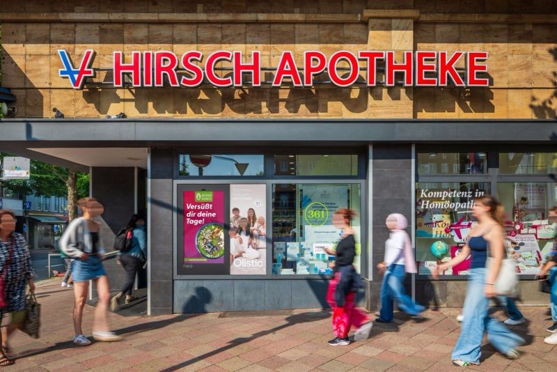 Theaterplatz 1/Kapuzinergraben/re.