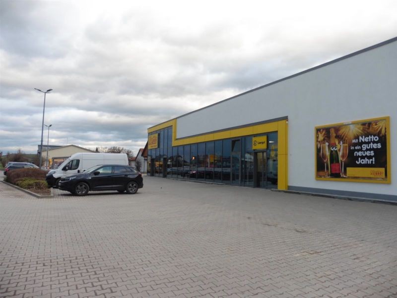 Bahnstr.  94-96/Netto Eing. re.