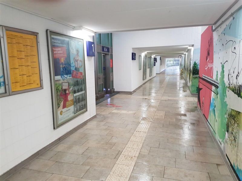 S-Bf Freising, Bstg.-Ufg., Zugang li. neb. Gl. 1