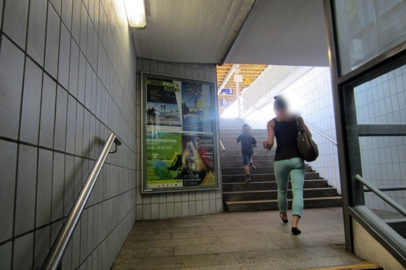 S-Bf Fürstenfeldbruck, Bstg.-Ufg., li. Aufg. Gl. 3