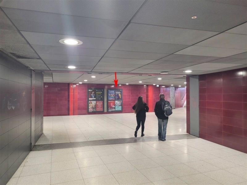 S-Bf Reeperbahn, SH Ausgang Königstr., 2. Sto.