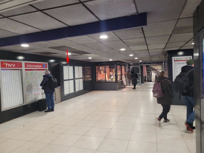 S-Bf Reeperbahn, SH Ausg. Holstenstr. re., 1. Sto.