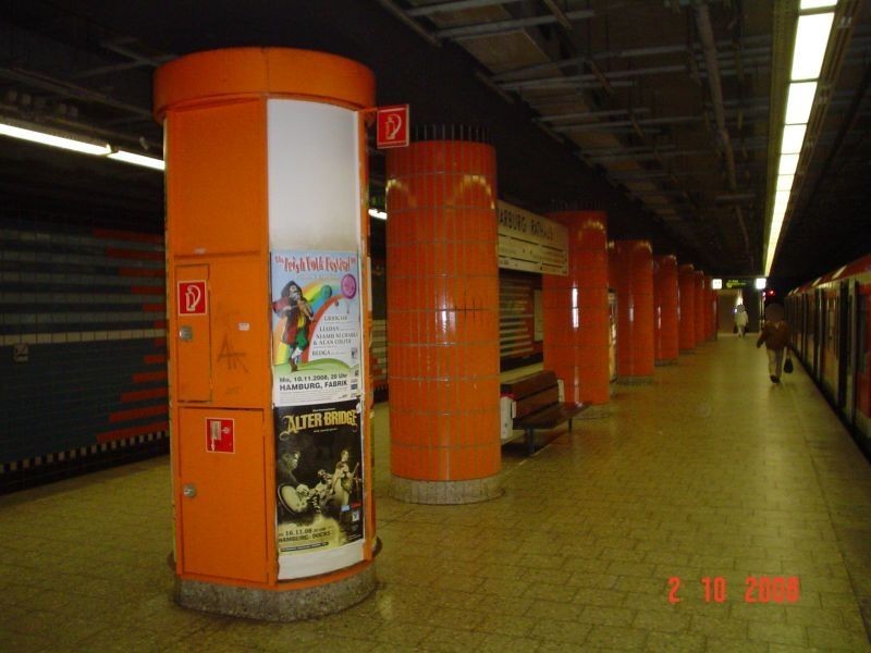 S-Bf Harburg Rathaus, Bstg., Gleis 1/2, 1. Sto.,RS