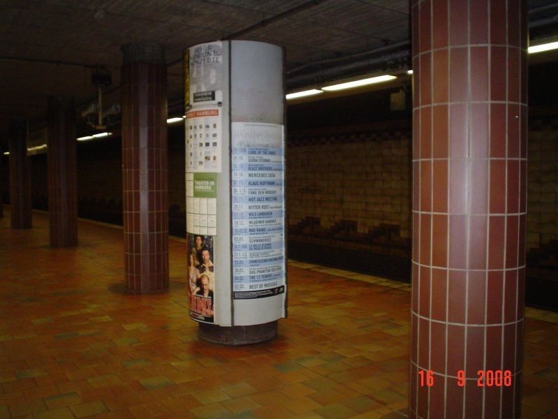 Hbf, Bstg., Gl. 1/2, 1. Sto., RS