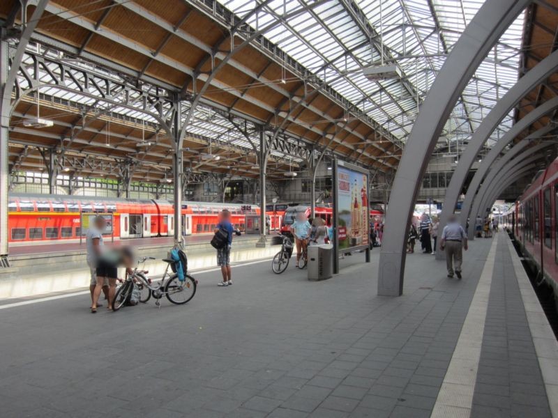 Hbf, Bstg., Gl. 4/5, Seite Gl. 4