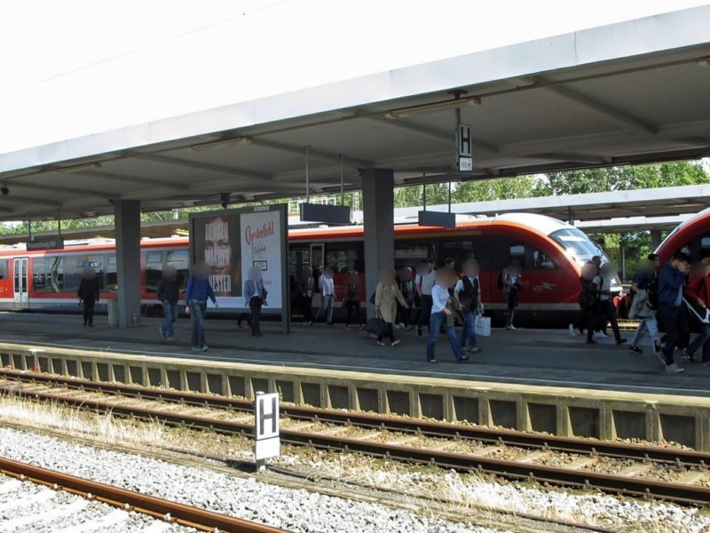 Hbf, Bstg., Gleis 3, 1. Sto.