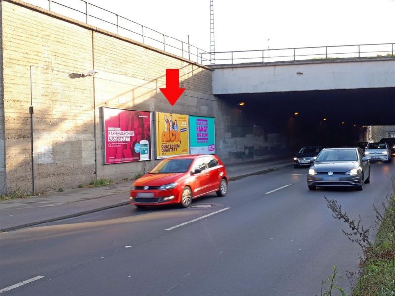 Salzdahlumer Str. 40/Einf. BW/vor Ufg. mi.