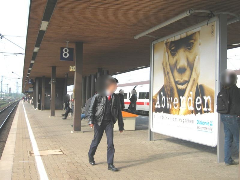 Bf, Bstg., Gleis 8, vor Abschnitt F
