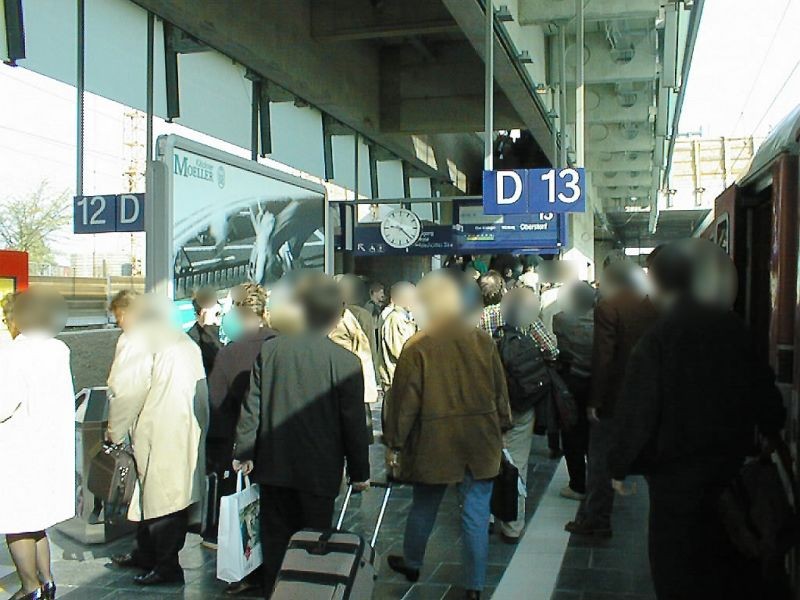 S-Bf Messe/Laatzen, Bstg., Gl. 13 re.