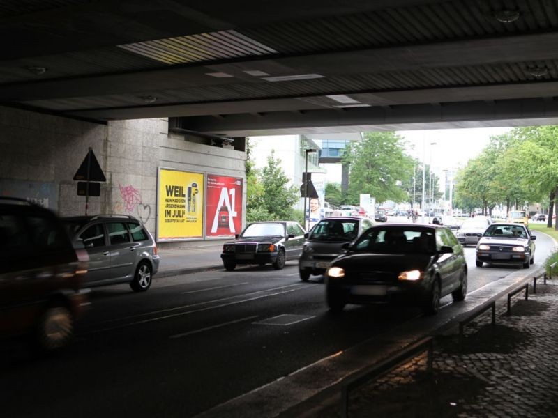Berliner Allee/DB-Br./Ri. Marienstr. re. 2. Sto.