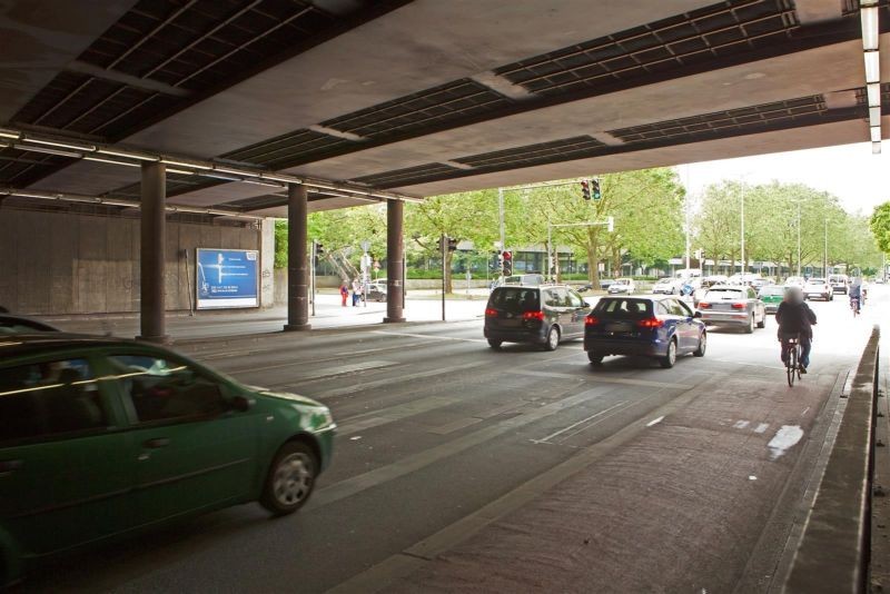 Celler Str./DB-Br./Ri. Hamburger Allee