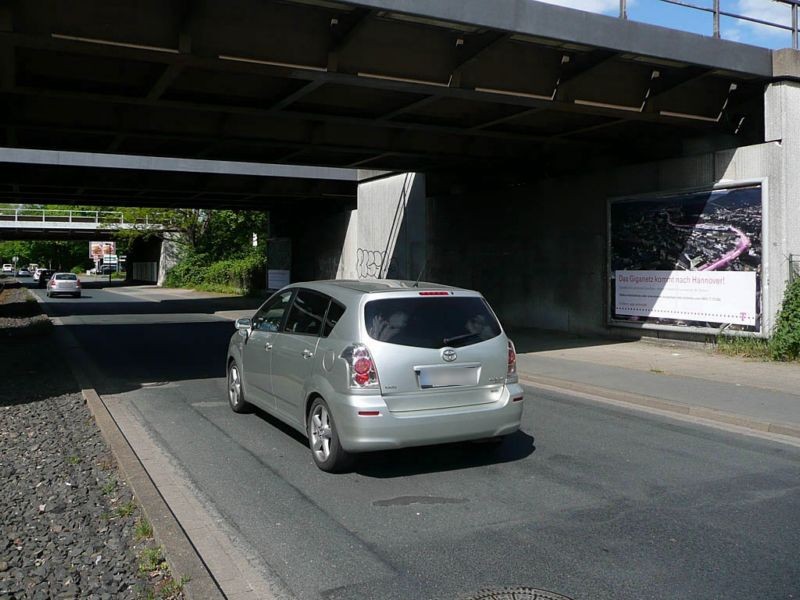 Clausewitzstr./DB-Br./Ri. Adenauerallee re.