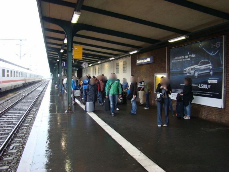 Hbf, Bstg., Gleis 1,Wand