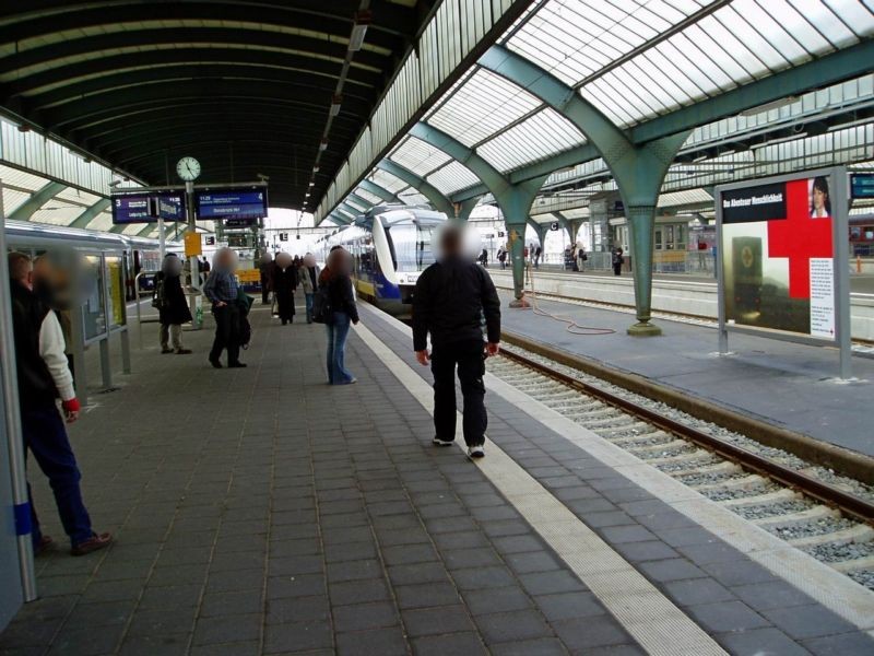 Hbf, Zw.-Bstg., Gleis 4, 2. Sto.