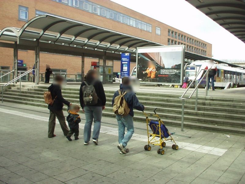 Bf Wilhelmshaven, Quer-Bstg.,Sicht Zugang