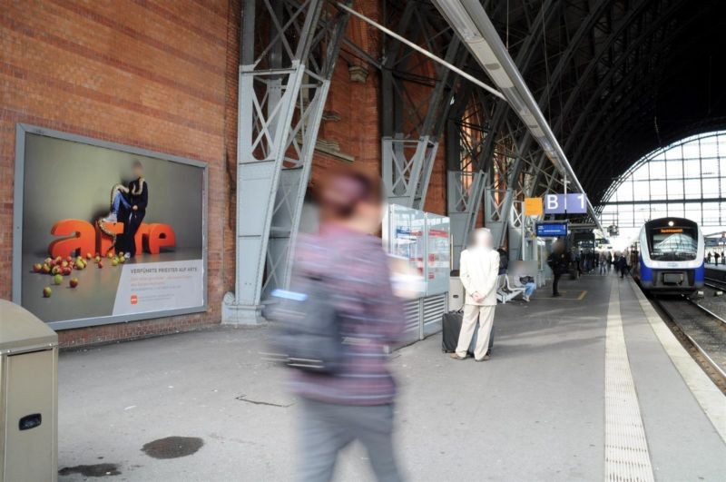 Hbf, Bstg., Gleis 1, 1. Sto.