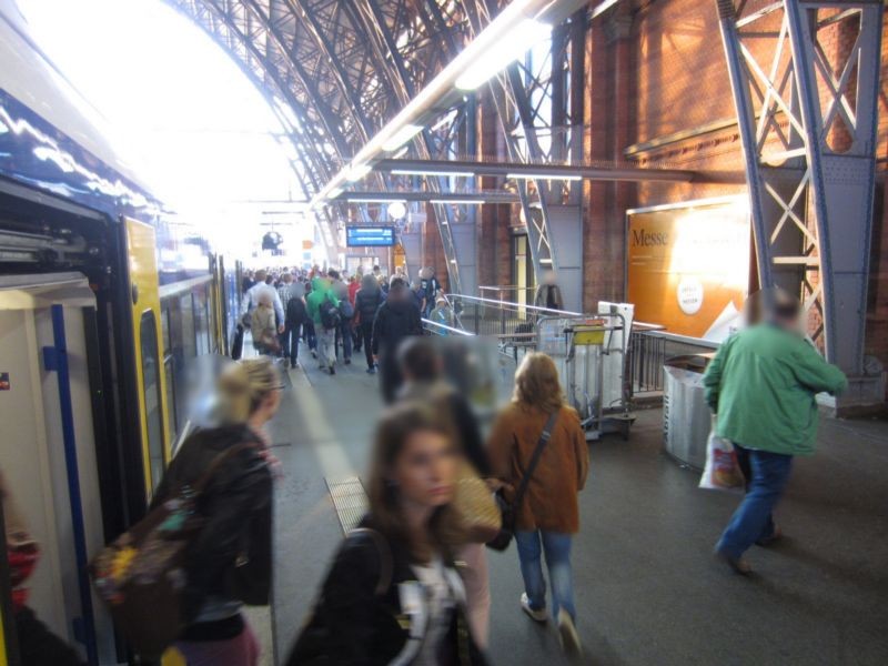 Hbf, Bstg., Gleis 1, 2. Sto.